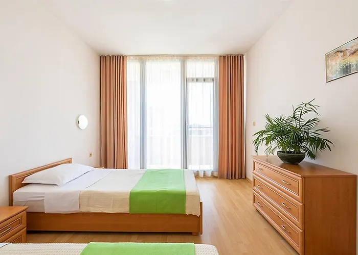 Aparthotel Trakia Plaza 4*